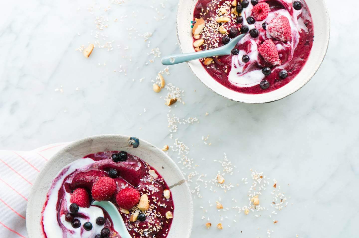 Acai-Bowl mit Kokosjoghurt