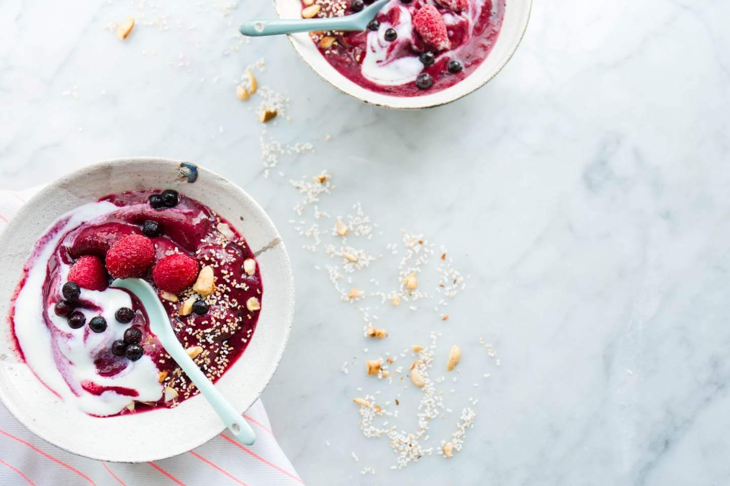 Acai-Bowl mit Kokosjoghurt