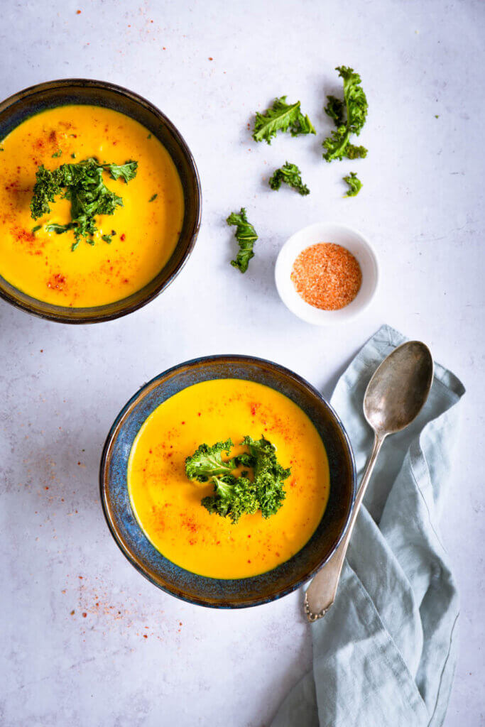 Cremige Gemüsesuppe aus Ofengemüse