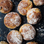 Kartoffel-Dinkel-Brötchen auf Blech